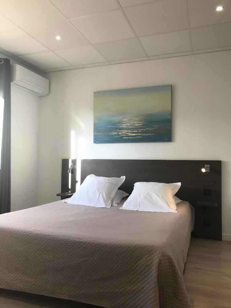 Hotel Restaurant Les Chasseurs Marine de Pietracorbara Exteriör bild