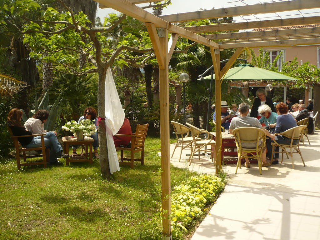 Hotel Restaurant Les Chasseurs Marine de Pietracorbara Exteriör bild